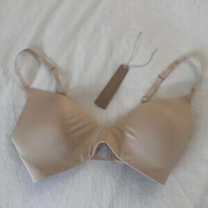 New skims wireless plunge bra